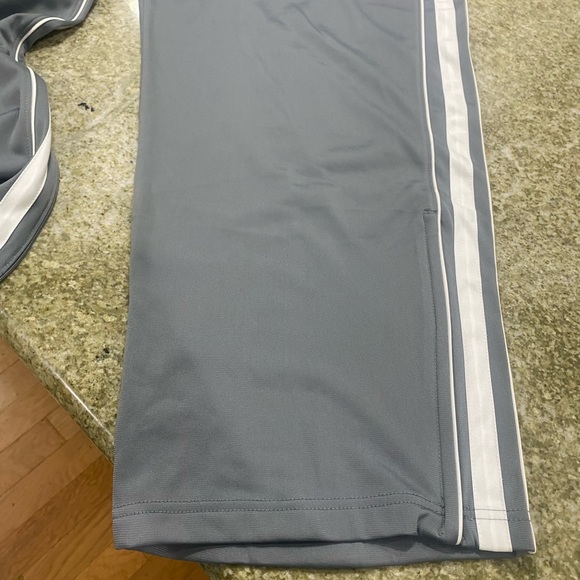 Men’s Basketball warm up suit. No tags, but never worn. - Picture 4 of 7